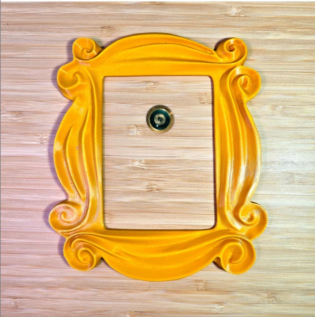 Friends-Inspired Peephole Frame | Iconic Door Decor – Classic & Lobster Edition | 7" or 10" Sizes