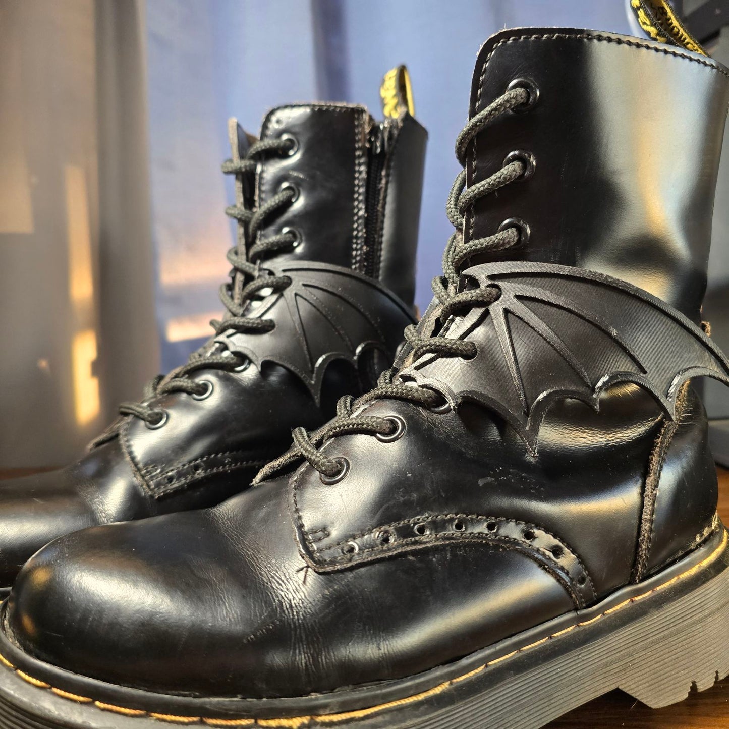 Simple Bat Wing Boot Lace Accessory Set
