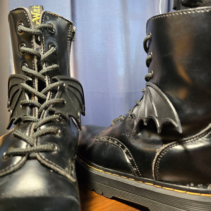 Simple Bat Wing Boot Lace Accessory Set